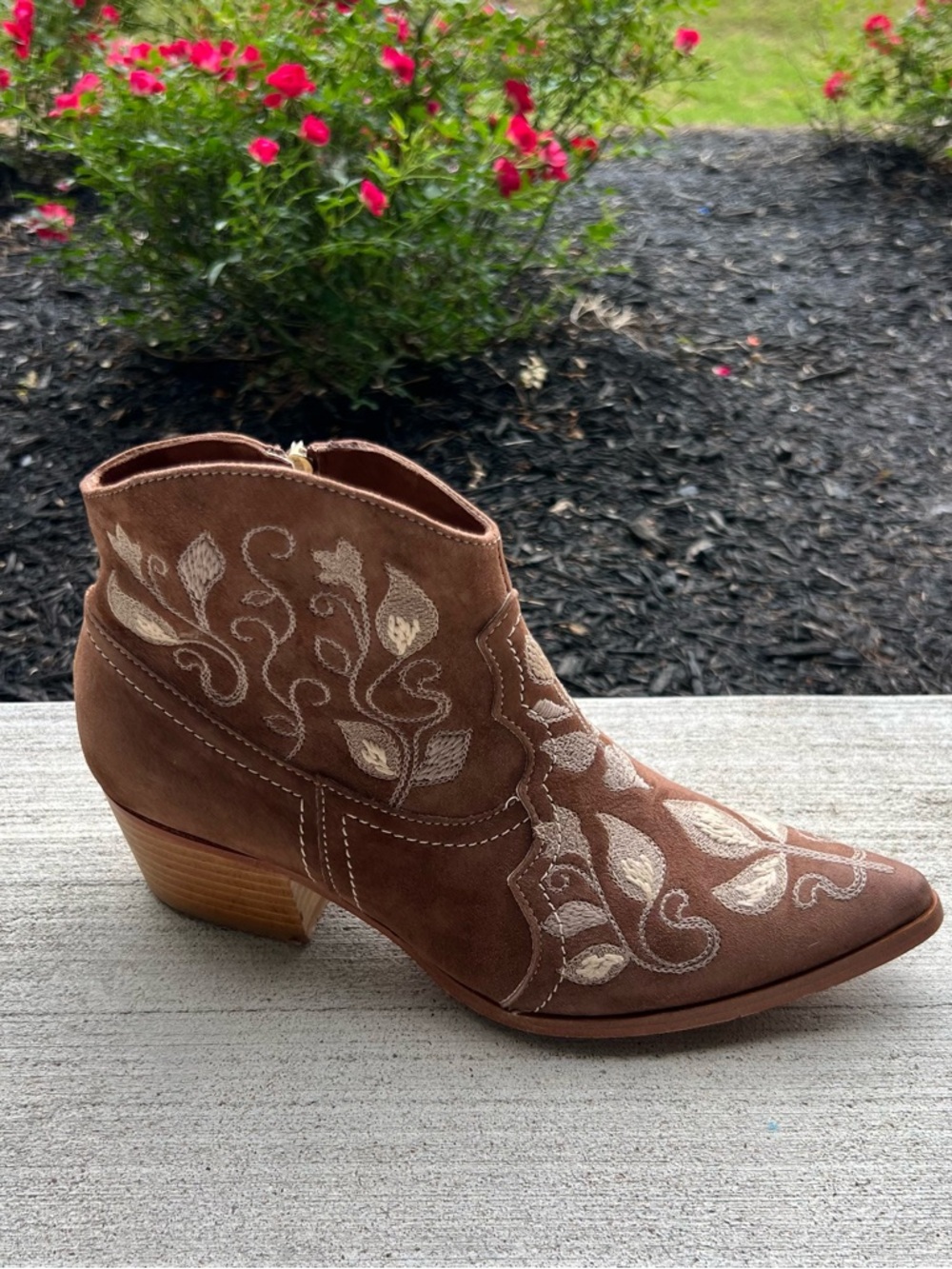Sundance Women's Brown Floral Embroidered Suede Ankle Boots Size 7